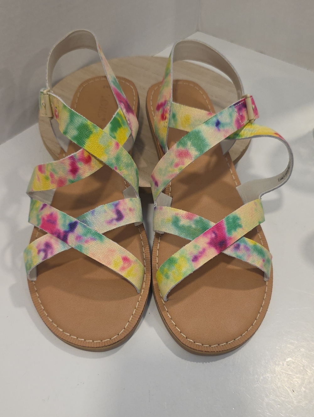 Toms NWOT Size 8.5 Multicolor Tie-Dye Strap Sandals with Tan Footbed